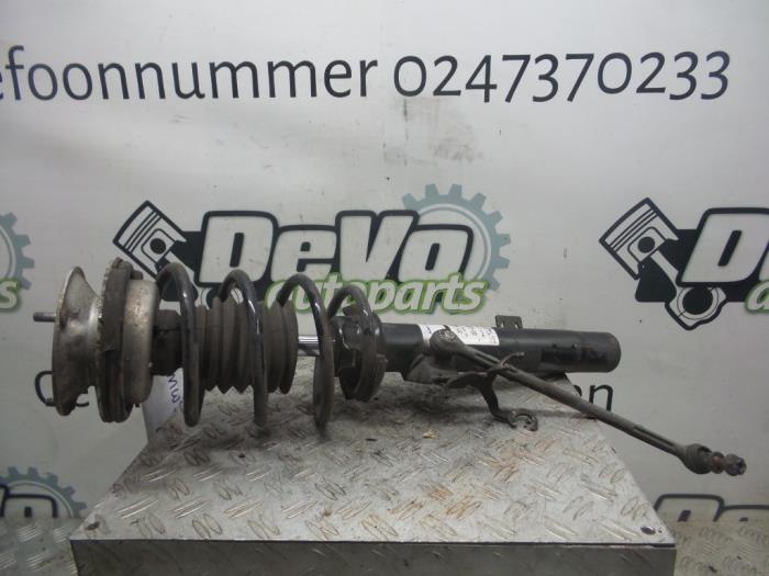 Front shock absorber rod, left from a BMW 3 serie (E90) 320d 16V 2009