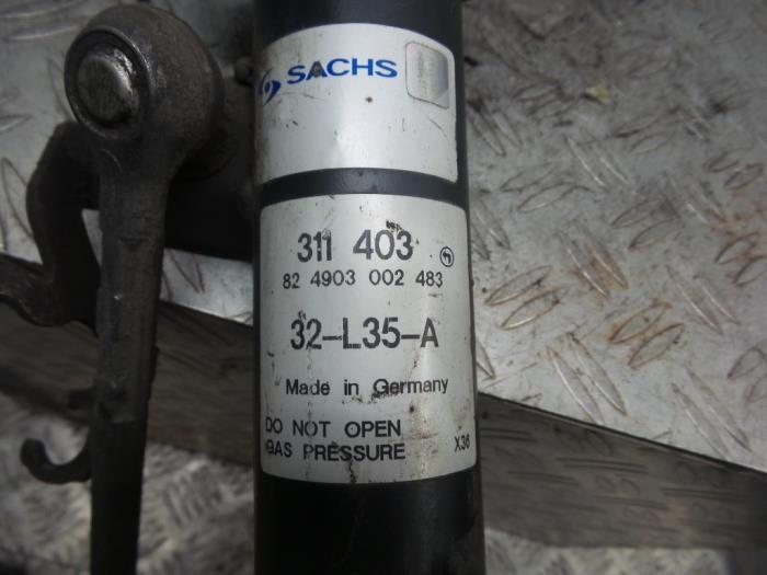 Front shock absorber rod, left from a BMW 3 serie (E90) 320d 16V 2009