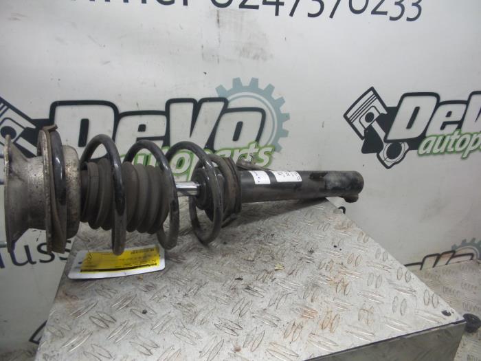 Front shock absorber rod, right from a BMW 3 serie (E90) 320d 16V 2009