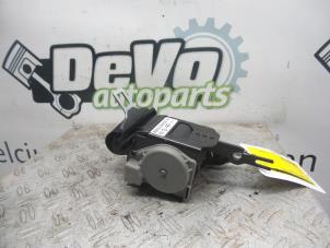 Used Rear seatbelt, left BMW 3 serie (E90) 320d 16V Price on request offered by DeVo Autoparts