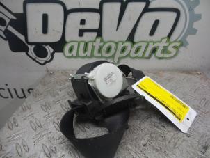 Used Front seatbelt, left BMW 3 serie (E90) 320d 16V Price on request offered by DeVo Autoparts