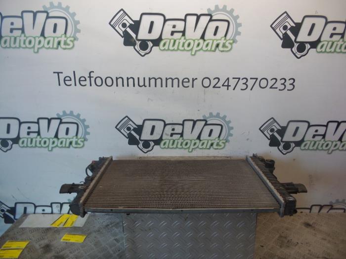 Radiator from a Opel Astra H GTC (L08) 1.6 16V 2007
