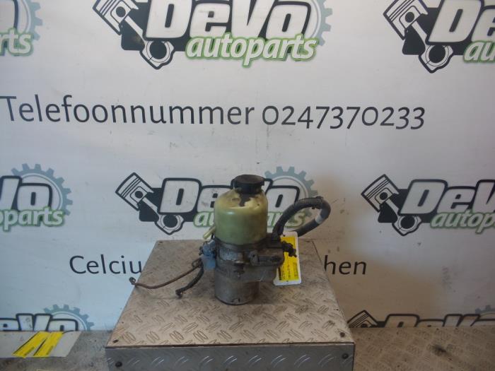 Usagé Pompe de direction Opel Astra H GTC (L08) 1.6 16V Prix sur demande proposé par DeVo Autoparts
