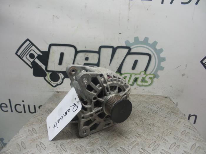 Begagnade Dynamo Renault Captur I (2R) 1.2 TCE 16V EDC Pris € 50,00 Marginaltabell erbjuds av DeVo Autoparts