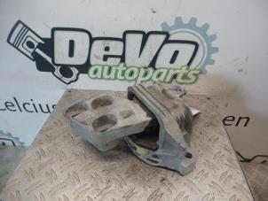 Used Gearbox mount Mercedes A (W176) 1.5 A-180 CDI, A-180d 16V Price on request offered by DeVo Autoparts