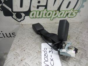 Usagé Insertion ceinture de sécurité arrière droite Mazda CX-3 2.0 SkyActiv-G 120 Prix sur demande proposé par DeVo Autoparts