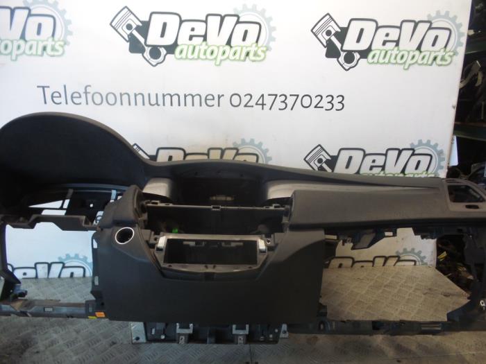 Używane Panel Renault Laguna III Estate (KT) 1.5 dCi 110 Cena na żądanie oferowane przez DeVo Autoparts