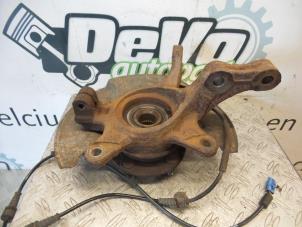 Used Knuckle, front left Suzuki SX4 (EY/GY) 1.6 16V VVT Comfort,Exclusive Autom. Price on request offered by DeVo Autoparts