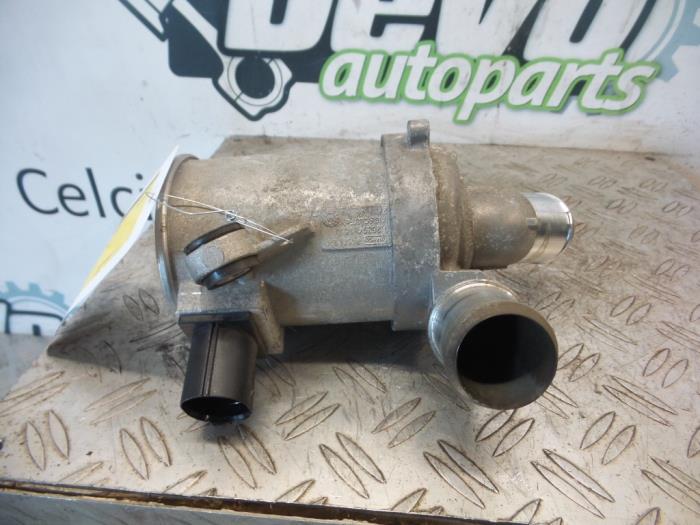 Begagnade Vattenpump Ford C-Max (DXA) 2.0 16V Energi Pris på förfrågan erbjuds av DeVo Autoparts