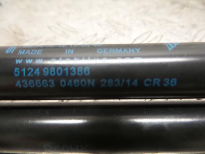 Gasdämpferset Kofferraumklappe van een MINI Countryman (R60) 1.6 16V Cooper 2013