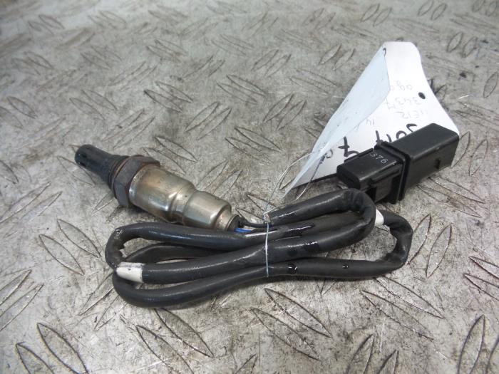 Lambda probe from a Volkswagen Golf VII (AUA) 1.6 TDI 16V 2015