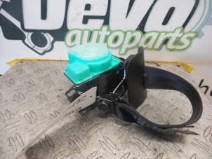 Used Rear seatbelt, centre Renault Captur (2R) 1.2 TCE 16V EDC Price on request offered by DeVo Autoparts