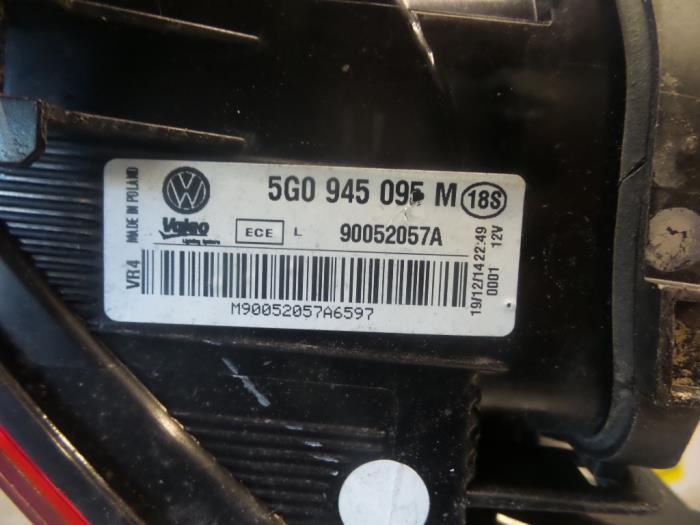 Feu arrière secondaire gauche d'un Volkswagen Golf VII (AUA) 1.6 TDI 16V 2015