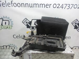 Used Battery box Volkswagen Caddy Combi III (2KB,2KJ) 1.6 TDI 16V Price on request offered by DeVo Autoparts