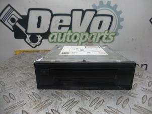 Used Radio CD player Volkswagen Polo V (6R) 1.0 12V BlueMotion Technology Price on request offered by DeVo Autoparts