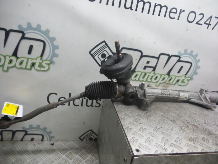 Renault Captur Power steering boxes stock