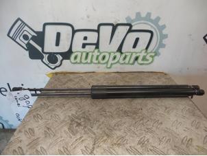 Used Set of gas struts for boot Volkswagen Golf VII Variant (AUVV) Price on request offered by DeVo Autoparts