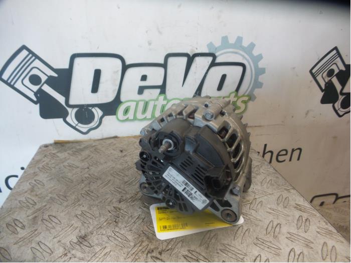 Begagnade Dynamo Renault Captur I (2R) 1.2 TCE 16V EDC Pris på förfrågan erbjuds av DeVo Autoparts