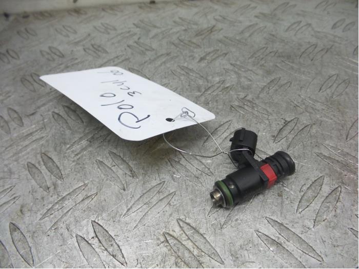 Używane Wtryskiwacz (wtrysk benzyny) Volkswagen Polo IV (9N1/2/3) 1.2 12V Cena na żądanie oferowane przez DeVo Autoparts