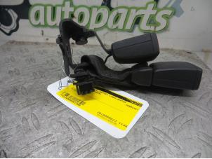 Usagé Insertion ceinture de sécurité arrière gauche Seat Ibiza V (KJB) 1.0 12V Prix sur demande proposé par DeVo Autoparts