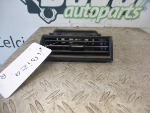 Usagé Grille aération tableau de bord Seat Ibiza V (KJB) 1.0 12V Prix sur demande proposé par DeVo Autoparts