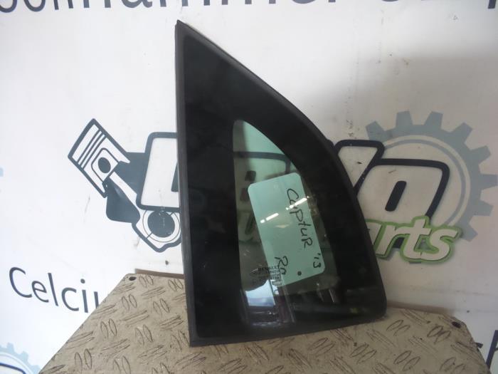 Usados Ventanilla triangular derecha detrás Renault Captur Precio de solicitud ofrecido por DeVo Autoparts