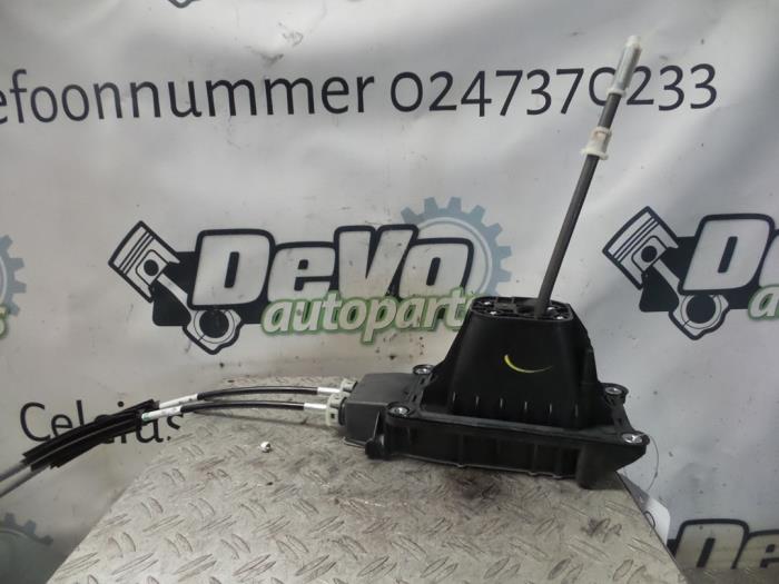 Gear-change mechanism from a Renault Captur (2R) 0.9 Energy TCE 12V 2019