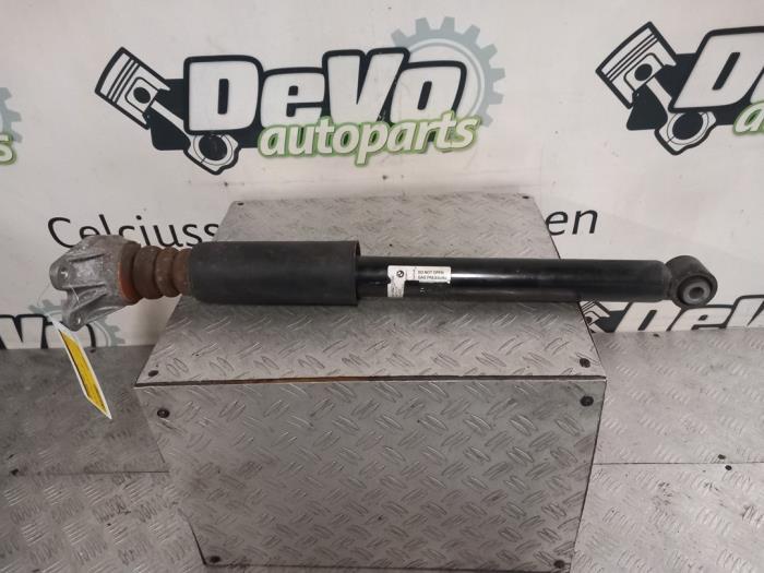 Rear shock absorber, right from a MINI Clubman (F54) 1.5 One 12V 2018