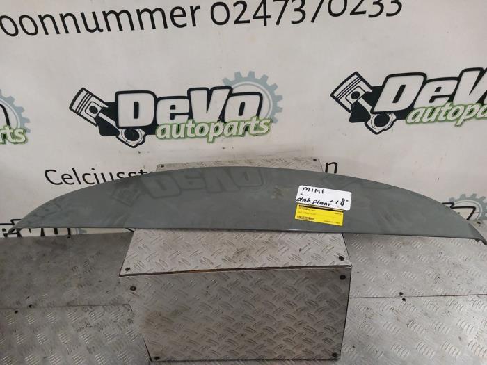 Roof spoiler from a MINI Clubman (F54) 1.5 One 12V 2018
