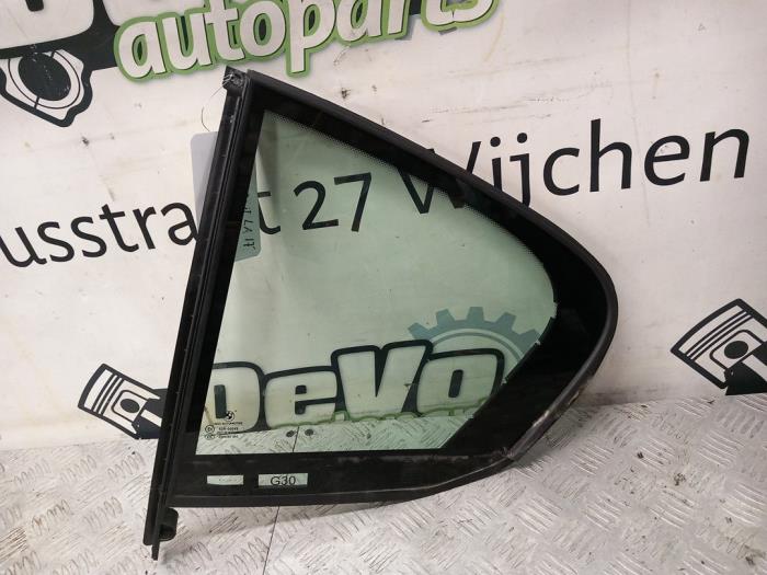 Usados Ventanilla triangular izquierda detrás BMW 5 serie (G30) 520i 2.0 TwinPower Turbo 16V Precio de solicitud ofrecido por DeVo Autoparts