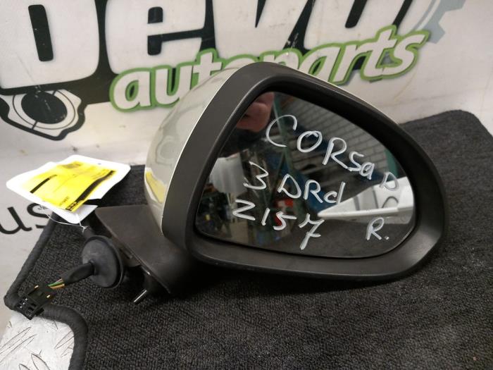 Außenspiegel rechts van een Opel Corsa D 1.2 16V ecoFLEX Bi-Fuel 2013