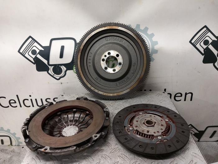 Clutch kit (complete) from a Renault Clio IV (5R) 0.9 Energy TCE 90 12V 2017