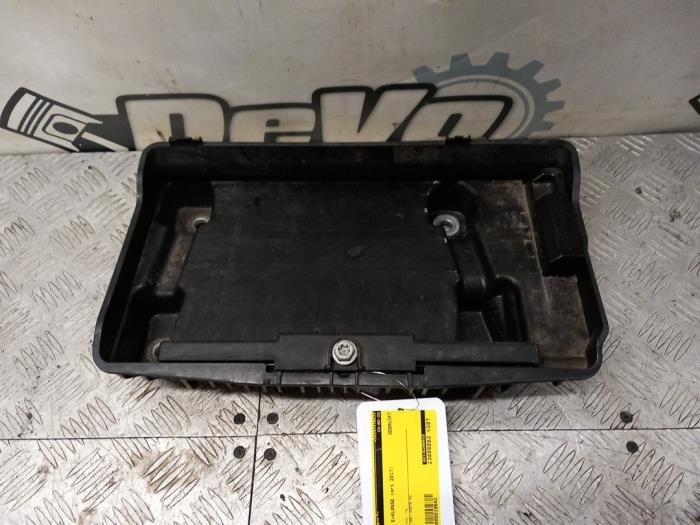 Begagnade Batterilåda Mercedes E (W213) E-350e 2.0 Turbo 16V Pris på förfrågan erbjuds av DeVo Autoparts