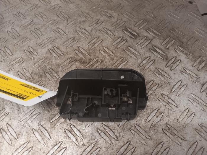 Begagnade Handtag Mercedes E (W213) E-350e 2.0 Turbo 16V Pris på förfrågan erbjuds av DeVo Autoparts