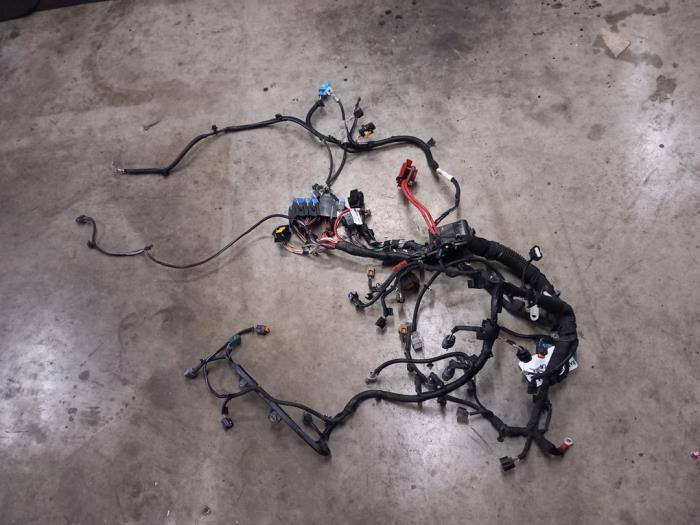 Wiring harness engine room from a Renault Captur (2R) 1.2 TCE 16V EDC 2018
