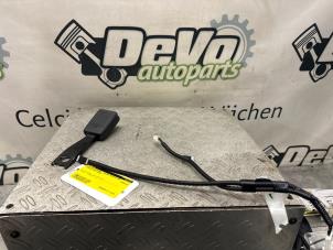 Gebrauchte Sicherheitsgurt Schließe rechts vorne Toyota C-HR (X1,X5) 1.8 16V Hybrid Preis € 30,25 Mit Mehrwertsteuer angeboten von DeVo Autoparts