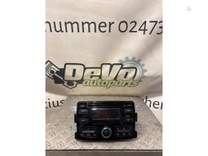 Used Radio CD player Renault Captur (2R) 1.2 TCE 16V EDC Price € 60,50 Inclusive VAT offered by DeVo Autoparts