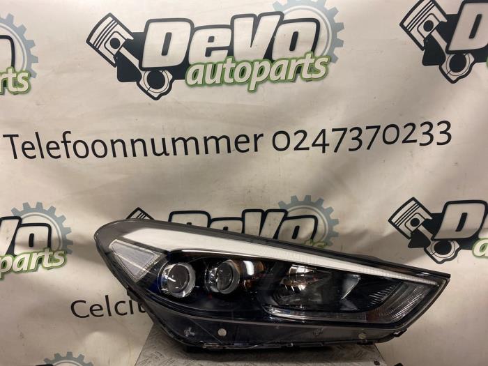 Używane Reflektor prawy Hyundai Tucson (TL) 1.6 T-GDi 16V 4WD Cena € 605,00 Z VAT oferowane przez DeVo Autoparts