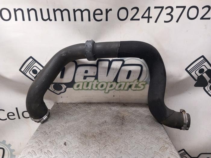 Gebrauchte Intercooler Schlauch Peugeot 3008 II (M4/MC/MJ/MR) 2.0 GT BlueHDi 180 16V Preis € 24,20 Mit Mehrwertsteuer angeboten von DeVo Autoparts