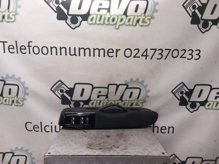 Usados Interruptor combinado de ventanillas Citroen C3 (SX/SW) 1.2 12V e-THP PureTech 110 Precio € 90,75 IVA incluido ofrecido por DeVo Autoparts