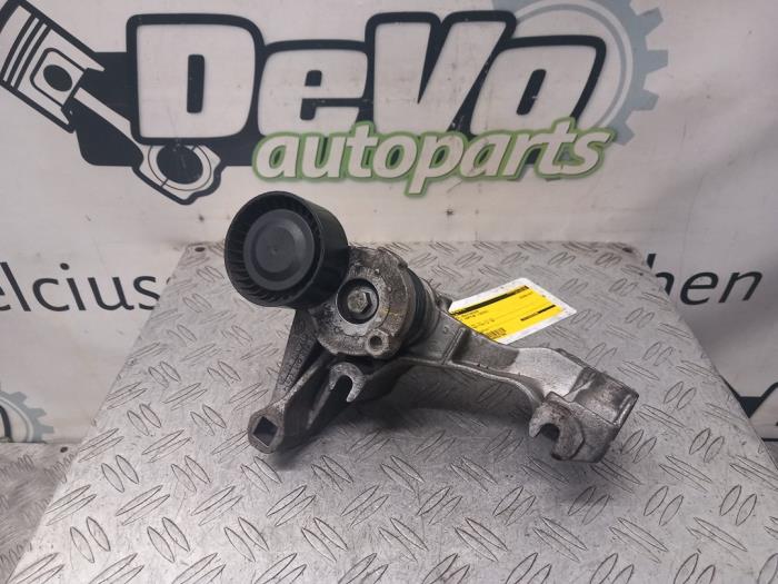 Usados Rodillo tensor correa múltiple Renault Captur I (2R) 1.2 TCE 16V EDC Precio € 48,40 IVA incluido ofrecido por DeVo Autoparts