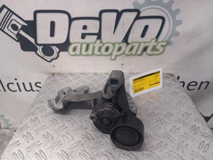 Usados Rodillo tensor correa múltiple Renault Captur I (2R) 1.2 TCE 16V EDC Precio € 40,00 IVA incluido ofrecido por DeVo Autoparts