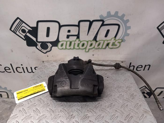 Gebrauchte Bremszange links vorne Renault Captur I (2R) 1.3 TCE 150 16V Preis € 30,25 Mit Mehrwertsteuer angeboten von DeVo Autoparts
