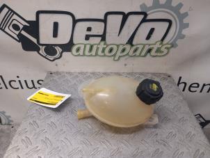 Usagé Vase d'expansion Dacia Duster (SR) 1.3 TCE 150 16V 4x4 Prix € 18,15 Prix TTC proposé par DeVo Autoparts