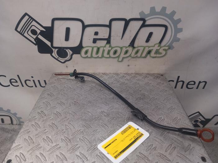 Gebrauchte Ölmessstab Peugeot 3008 II (M4/MC/MJ/MR) 1.2 12V e-THP PureTech 130 Preis € 24,20 Mit Mehrwertsteuer angeboten von DeVo Autoparts