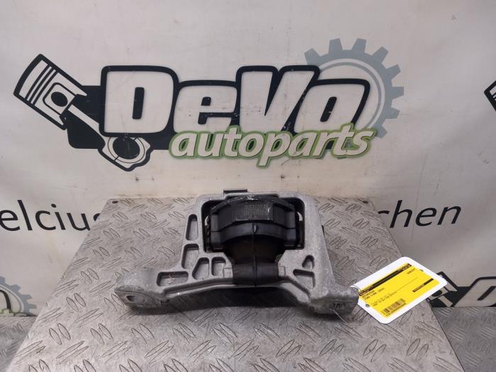Support moteur d'un Ford C-Max (DXA) 1.5 Ti-VCT EcoBoost 150 16V Van 2018
