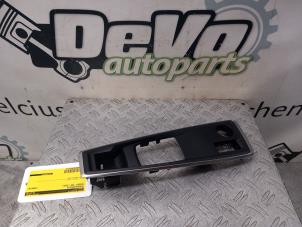 Used Middle console Peugeot 508 SW (F4/FC/FJ/FR) 1.6 16V THP 165 Price € 30,25 Inclusive VAT offered by DeVo Autoparts