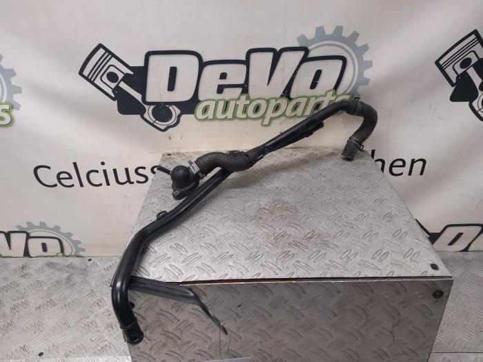 Begagnade Vattenrör Volkswagen Golf VII (AUA) 1.6 TDI 16V Pris € 30,25 Inklusive moms erbjuds av DeVo Autoparts