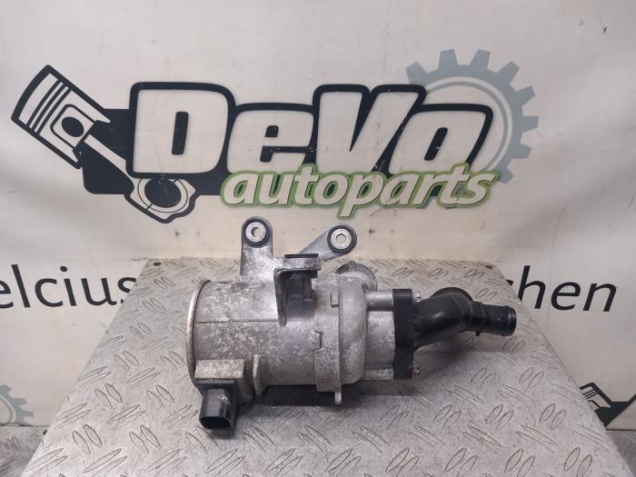 Begagnade Extra vattenpump Mercedes E (W213) E-350e 2.0 Turbo 16V Pris € 121,00 Inklusive moms erbjuds av DeVo Autoparts