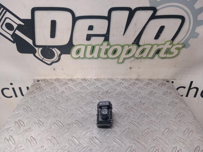 Używane Przelacznik lusterka Toyota C-HR (X1,X5) 1.8 16V Hybrid Cena € 42,35 Z VAT oferowane przez DeVo Autoparts